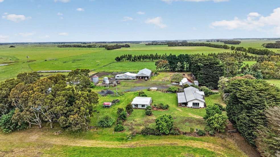 Click to view all images 'Moorilah' 318 Jelbarts Road Gerrigerrup VIC 3289 - Image 1