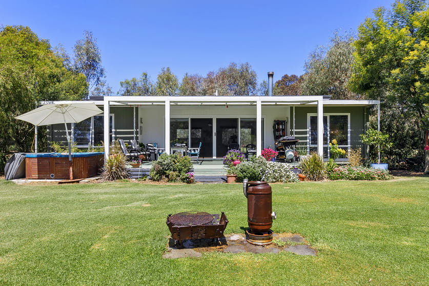 Click to view all images 46 Mywee Road Strathmerton VIC 3641 - Image 2