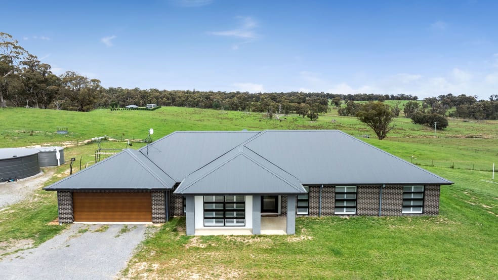 Click to view all images 49 Wheeo Road Grabben Gullen NSW 2583 - Image 1