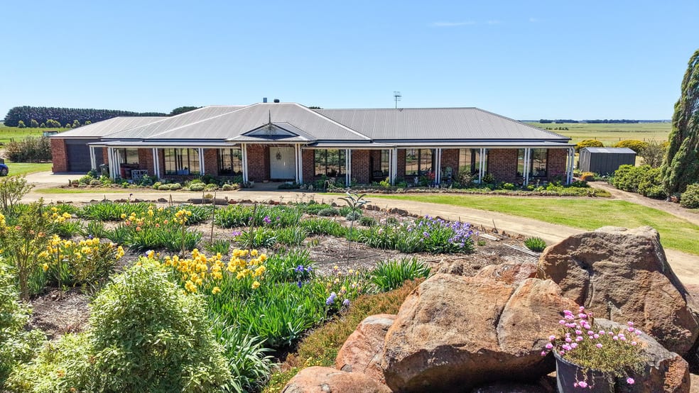 Click to view all images 98 Grassmere-Hexham Road Grassmere VIC 3281 - Image 2