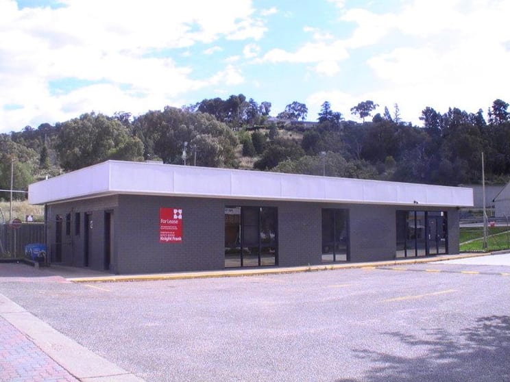 Click to view all images 24 Lake Albert Road Wagga Wagga NSW 2650 - Image 2