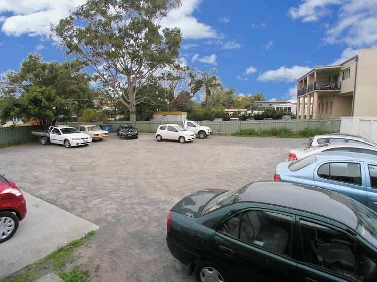 Click to view all images 3A/1-3 Raymond Road Thirroul NSW 2515 - Image 2