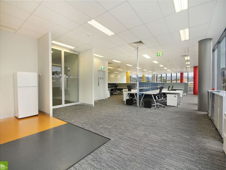 Click to view all images 25 Atchison Street Wollongong NSW 2500 - Image 2