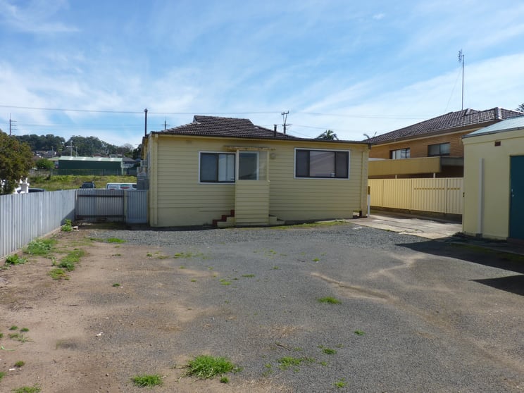 Click to view all images 61 Auburn Street Wollongong NSW 2500 - Image 2