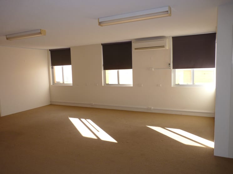 Click to view all images 99 Kenny Street Wollongong NSW 2500 - Image 2