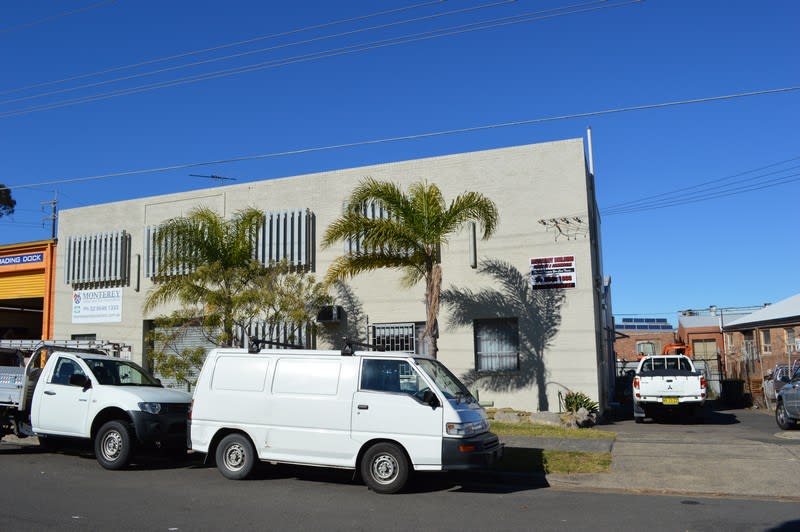 Click to view all images Grd/72 Planthurst Road Carlton NSW 2218 - Image 1