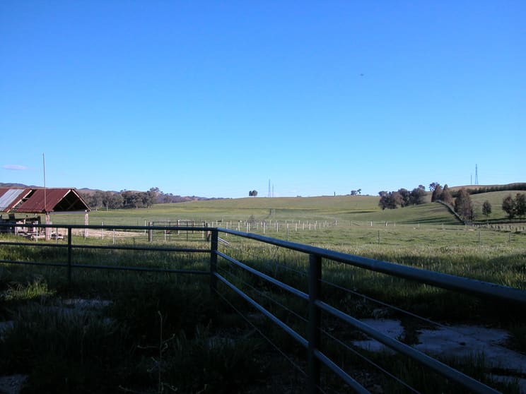 Click to view all images 3750 Snow Road Whorouly East VIC 3735 - Image 2