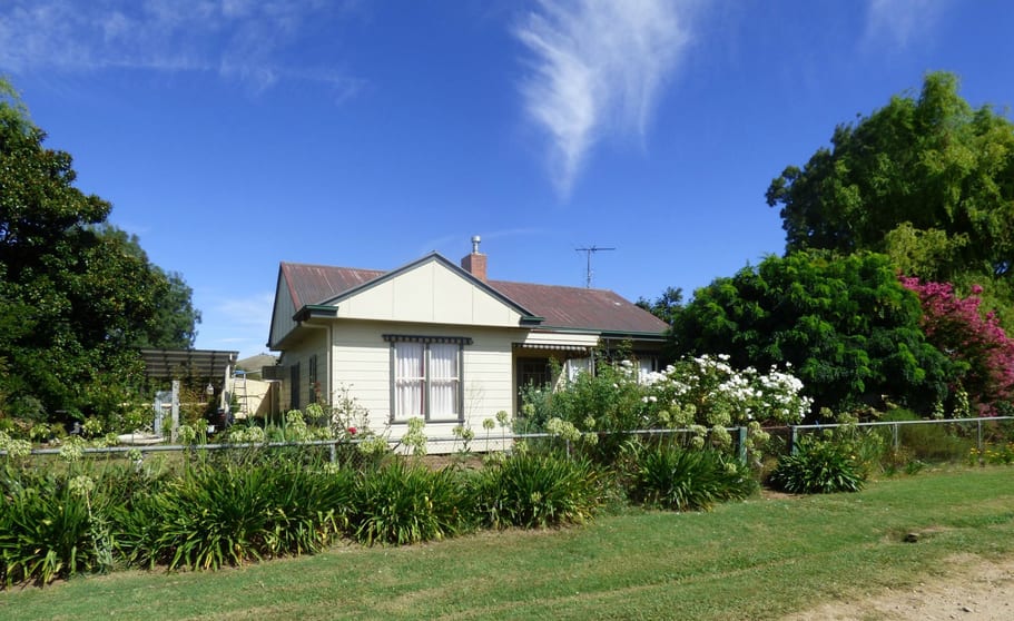 35 Gambolds Lane Whorouly VIC 3735 - Image 1
