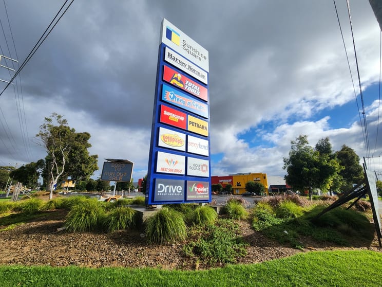 Showrooms / Bulky Goods commercial property for lease at 484 Ballarat Road Sunshine North VIC 3020