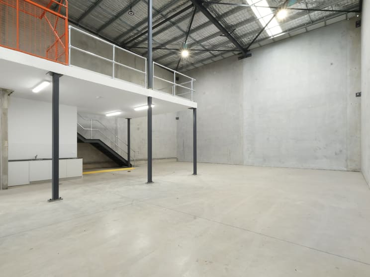 Factory, Warehouse & Industrial commercial property leased at 2 Acacia Close South Windsor NSW 2756