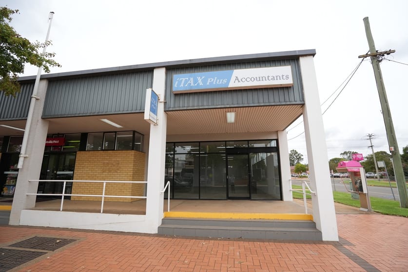 Offices commercial property for lease at 245 Banna Avenue Griffith NSW 2680 Offices commercial property for lease at 245 Banna Avenue Griffith NSW 2680