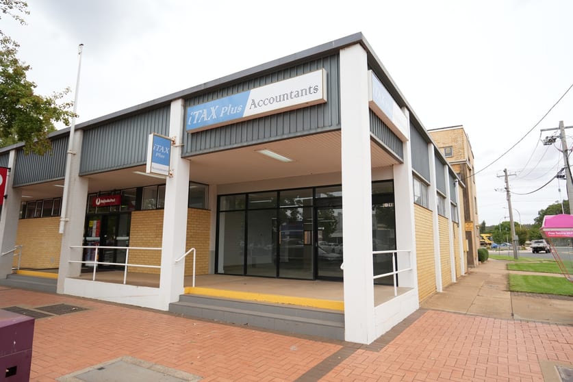 Offices commercial property for lease at 245 Banna Avenue Griffith NSW 2680 Offices commercial property for lease at 245 Banna Avenue Griffith NSW 2680