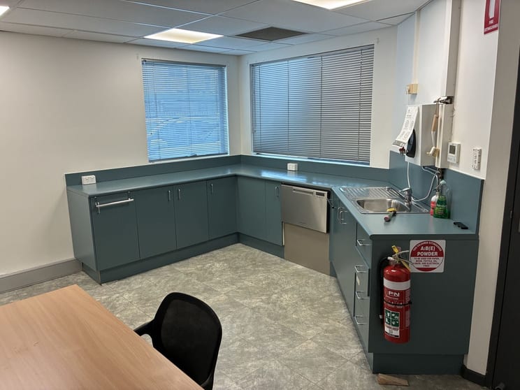 Offices commercial property for lease at 10 Grove Street Cairns North QLD 4870 Offices commercial property for lease at 10 Grove Street Cairns North QLD 4870