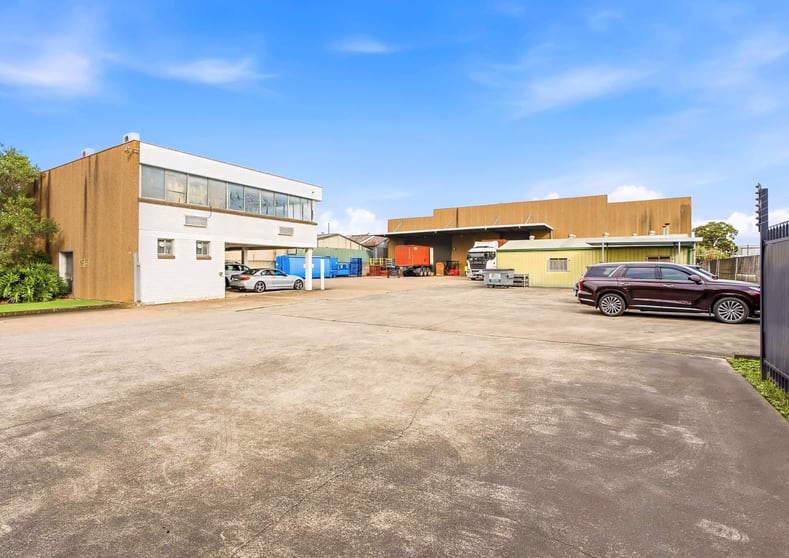 Factory, Warehouse & Industrial commercial property for lease at 33 Hollywood Drive Lansvale NSW 2166