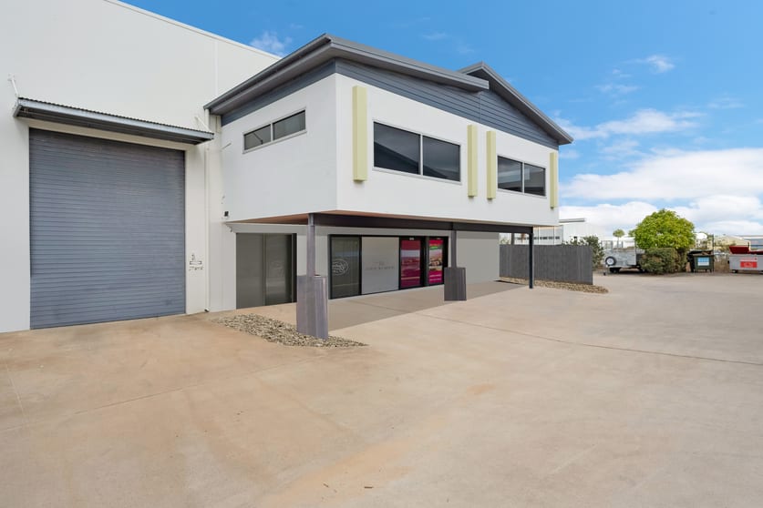 Showrooms / Bulky Goods commercial property for lease at 585 Ingham Road Mount St John QLD 4818