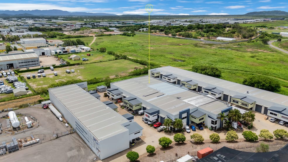 Showrooms / Bulky Goods commercial property for lease at 585 Ingham Road Mount St John QLD 4818