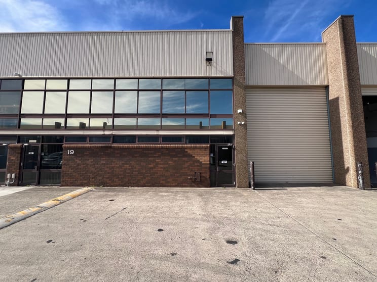 Factory, Warehouse & Industrial commercial property for lease at Unit 19/274-276 Hoxton Park Road Prestons NSW 2170 Factory, Warehouse & Industrial commercial property for lease at Unit 19/274-276 Hoxton Park Road Prestons NSW 2170