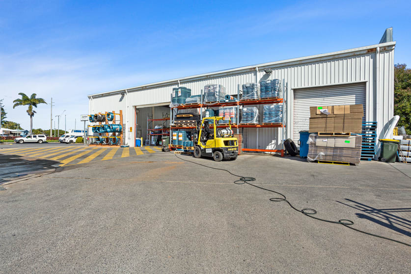 Showrooms / Bulky Goods commercial property for lease at 66 Gladstone Road Allenstown QLD 4700 Showrooms / Bulky Goods commercial property for lease at 66 Gladstone Road Allenstown QLD 4700
