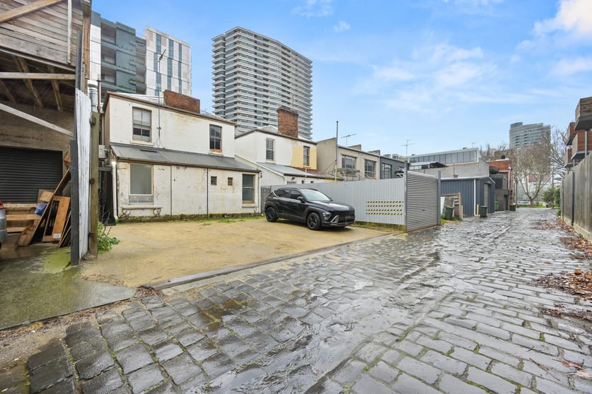 Shop & Retail commercial property leased at 100 St Kilda Road St Kilda VIC 3182