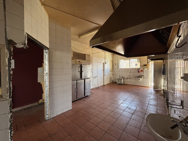 Showrooms / Bulky Goods commercial property for lease at 25 Musgrave Avenue Labrador QLD 4215 Showrooms / Bulky Goods commercial property for lease at 25 Musgrave Avenue Labrador QLD 4215