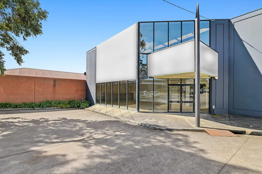 Showrooms / Bulky Goods commercial property for lease at 94 Victor Crescent Narre Warren VIC 3805