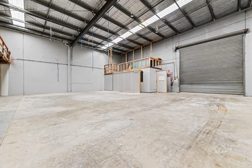 Showrooms / Bulky Goods commercial property for lease at 94 Victor Crescent Narre Warren VIC 3805