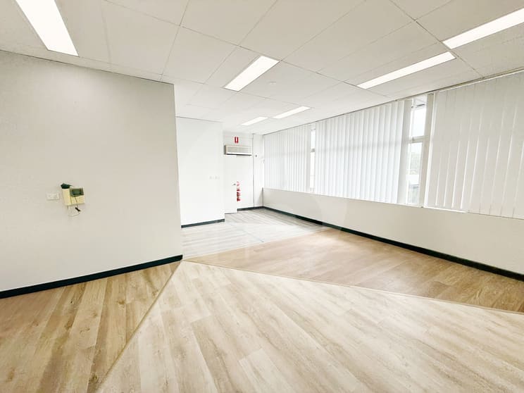 Factory, Warehouse & Industrial commercial property for lease at 3/10 LYMOORE AVENUE Thornleigh NSW 2120
