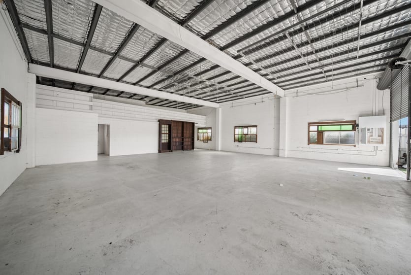 Shop & Retail commercial property for lease at 22 Christine Avenue Miami QLD 4220