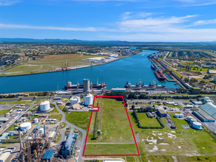 Factory, Warehouse & Industrial commercial property for lease at 83 Heron Road Kooragang NSW 2304 Factory, Warehouse & Industrial commercial property for lease at 83 Heron Road Kooragang NSW 2304