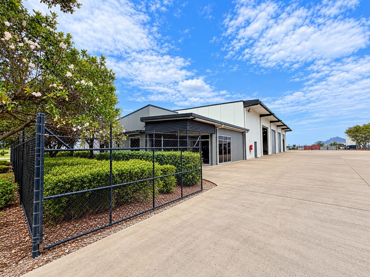 Factory, Warehouse & Industrial commercial property for lease at Unit 2/41-47 Jay Street Mount St John QLD 4818