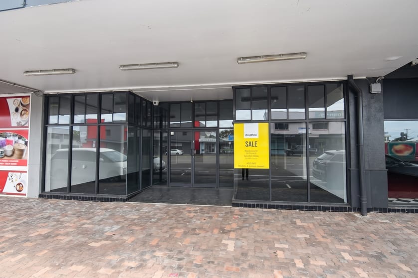 Shop & Retail commercial property for lease at 1 & 2/114 Charters Towers Road Hermit Park QLD 4812