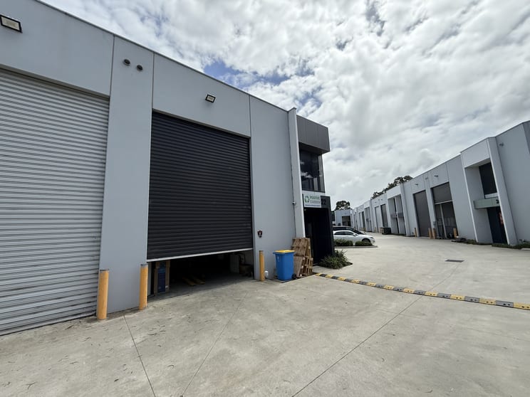Factory, Warehouse & Industrial commercial property for lease at 22 Stelvio Close Lynbrook VIC 3975