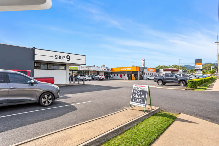 Shop & Retail commercial property for lease at 305 Richardson Road Kawana QLD 4701 Shop & Retail commercial property for lease at 305 Richardson Road Kawana QLD 4701