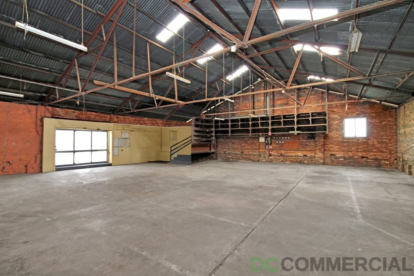 Factory, Warehouse & Industrial commercial property for lease at 8/94a Mort Street Toowoomba City QLD 4350