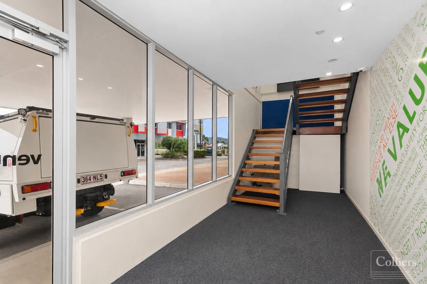 Factory, Warehouse & Industrial commercial property for sale at 3/547 Woolcock Street Mount Louisa QLD 4814
