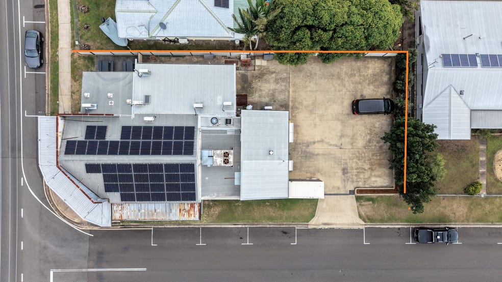 Shop & Retail commercial property for sale at 27 Elliott Heads Road Kepnock QLD 4670 Shop & Retail commercial property for sale at 27 Elliott Heads Road Kepnock QLD 4670