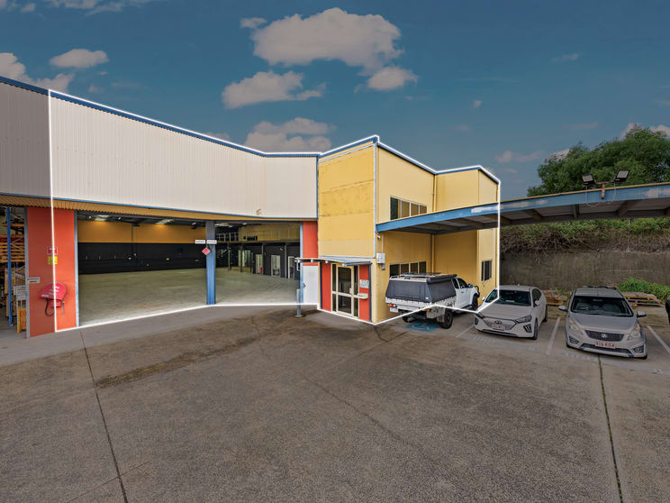 Showrooms / Bulky Goods commercial property for sale at 8/1318 Boundary Road Wacol QLD 4076