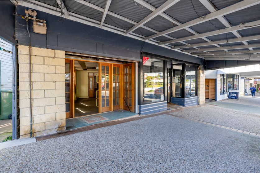 Shop & Retail commercial property sold at 71 Cambridge Parade Manly QLD 4179