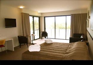 Freehold motel for sale PCB-0036