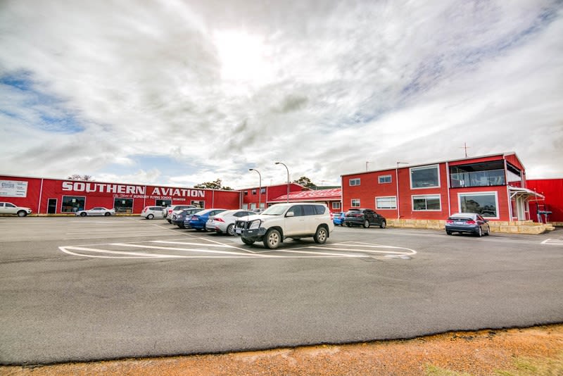 Prestigious Bunbury Flying School For Sale! Prestigious Bunbury Flying School For Sale!