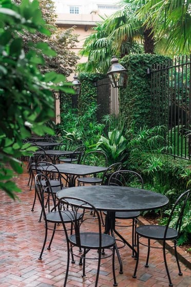 (SOLD) 5 Day Cafe *Full Commercial Kitchen + Courtyard [1804031]