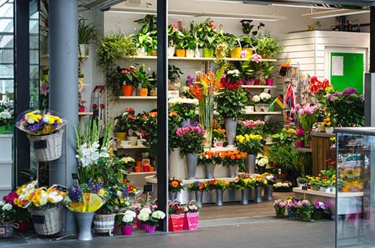 Fashionable Florist both retail and online sales.