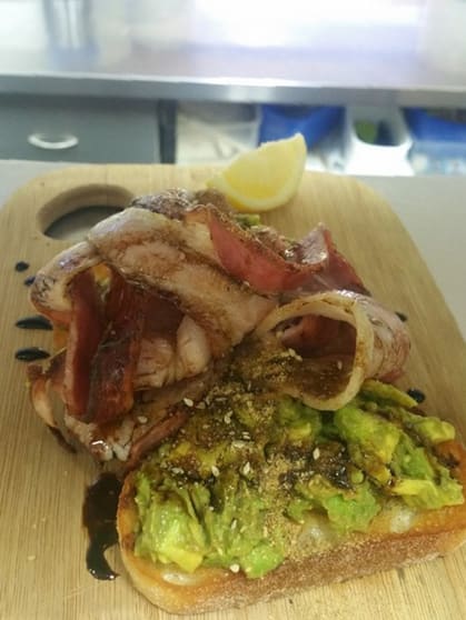 Highly Popular Cafe Positioned In A Tourist Hotspot - For Sale