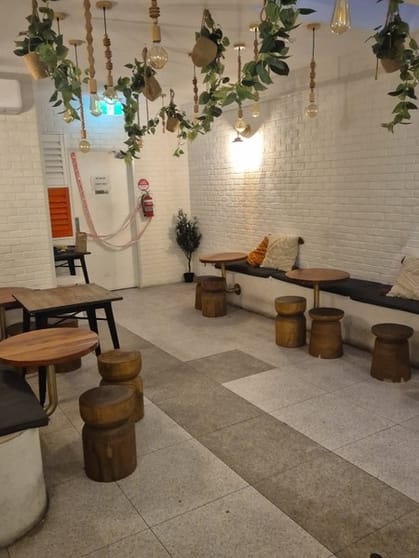 [Chattel Sale] Modern Dessert Lounge Western Suburb Ref: 1633