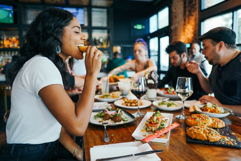 [Priced to sell] Fully Managed Busy Franchise Restaurant Ref: 1892