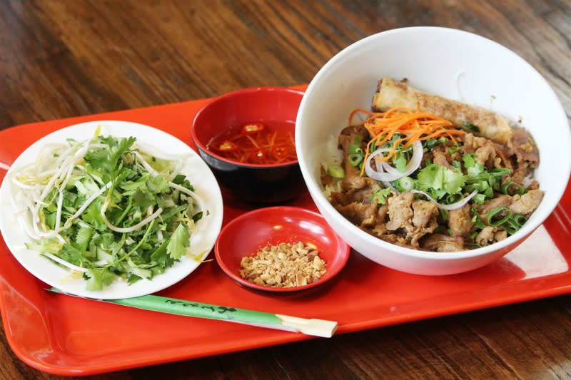 Top Renowned Vietnamese Restaurant Ref: 10844 Top Renowned Vietnamese Restaurant Ref: 10844