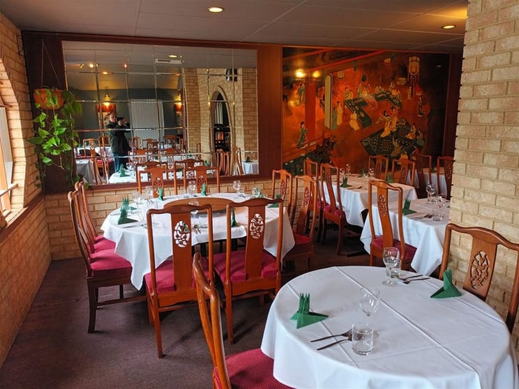 Chinese Restaurant with Ambience Chinese Restaurant with Ambience