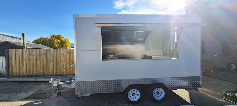 Mobile Food Trucks And Portables Manufacturer  50% R.O.I