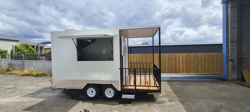 Mobile Food Trucks And Portables Manufacturer  50% R.O.I
