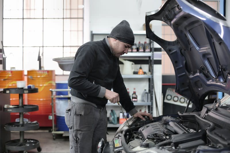 Well Established Car Mechanic 5 Days Ref: 1263 Well Established Car Mechanic 5 Days Ref: 1263